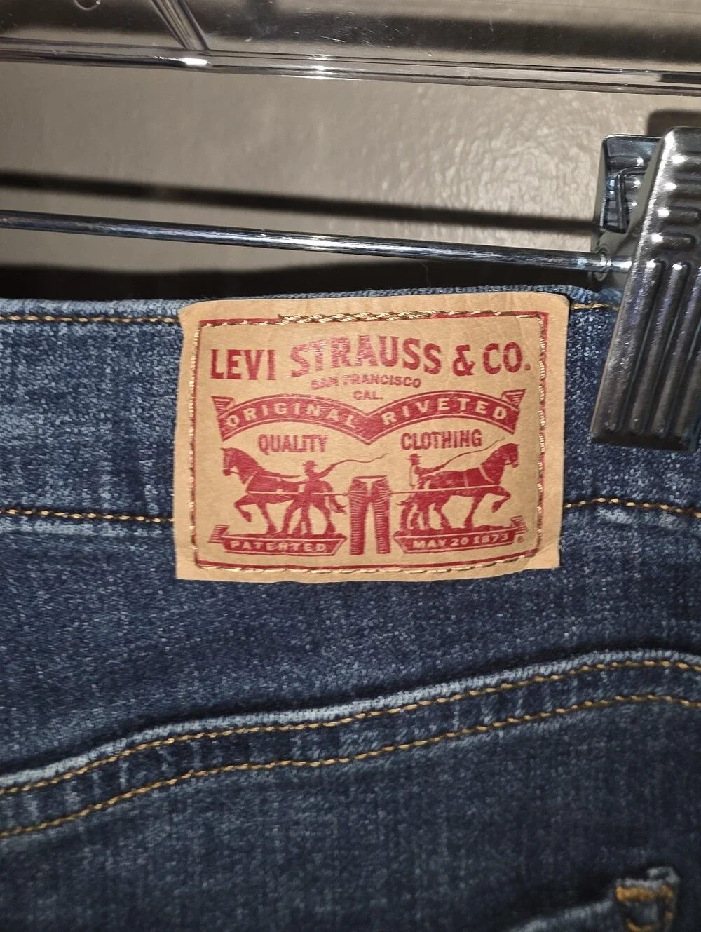 Levis Shorts Womens 28 Blue Denim Classic Bermuda Shorts